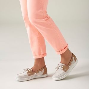 clarks ladies boat shoes